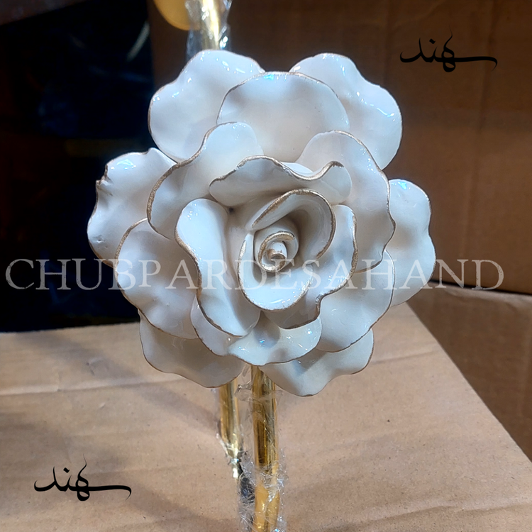 گل میخ عصایی رز